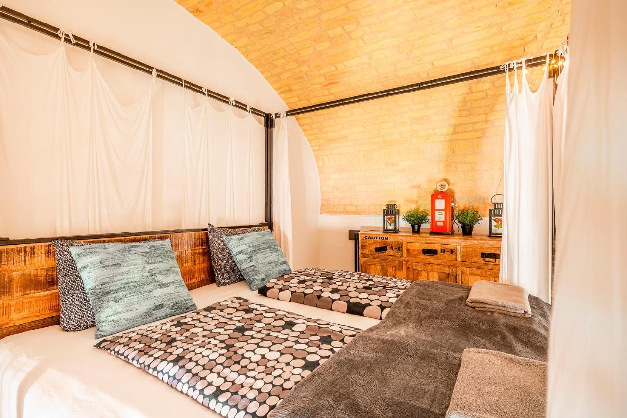 Liszt Designer 2Bedroom Center Apartment Budapest Luaran gambar
