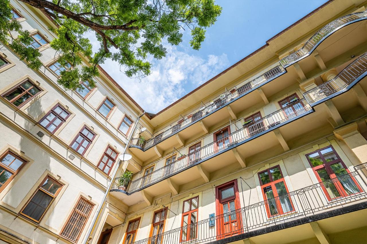 Liszt Designer 2Bedroom Center Apartment Budapest Luaran gambar