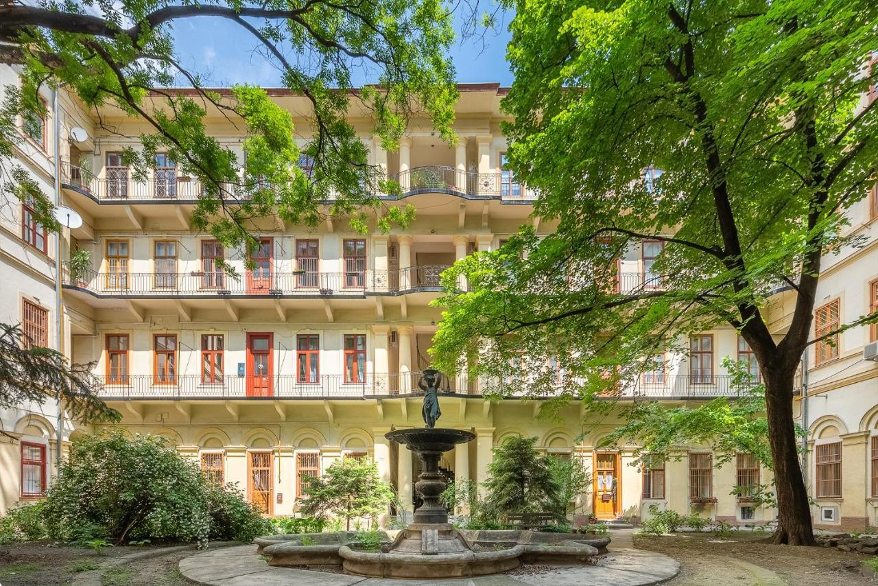 Liszt Designer 2Bedroom Center Apartment Budapest Luaran gambar